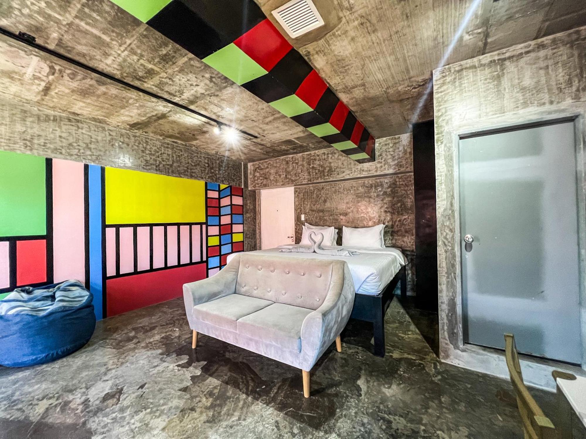 D522 Hostel At Kiener Hills - Near Cebu Airport Мактан Экстерьер фото
